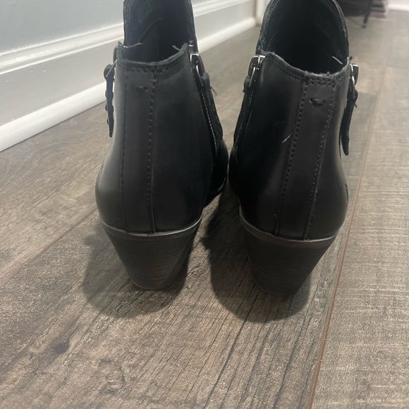 FRYE Judith Black Leather Ankle Bootie - Picture 6 of 9